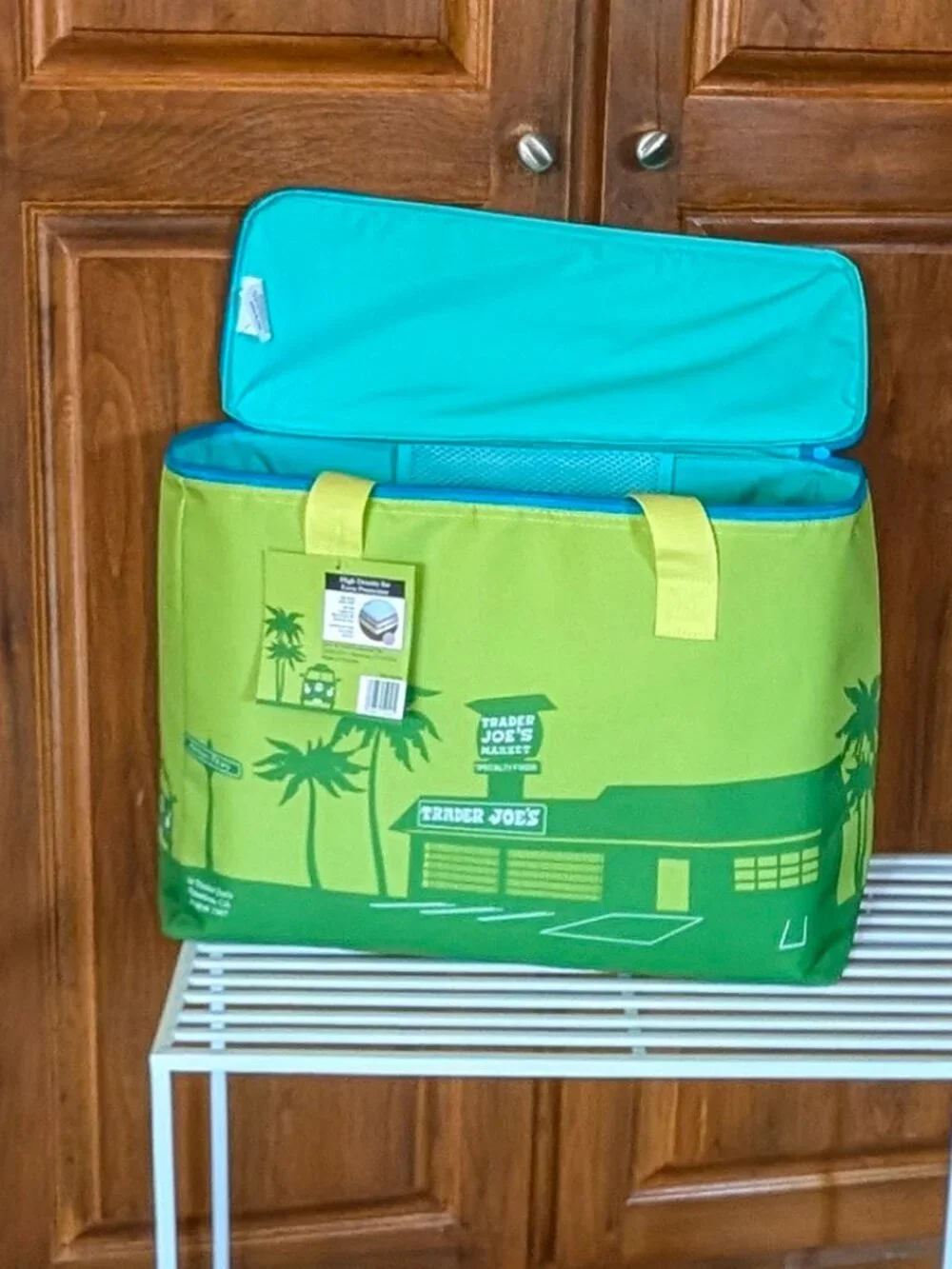 Trader JoeS nwt insulated